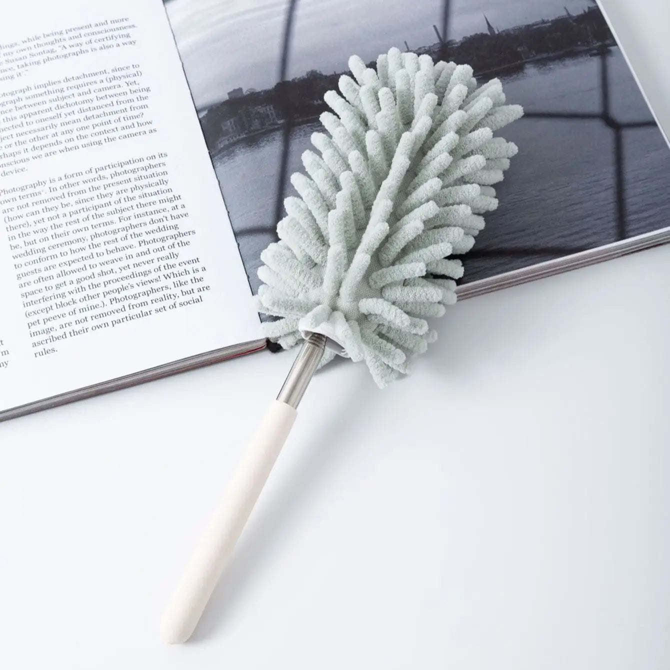 Telescopic Microfiber Chenille Duster – Stainless Steel Handle